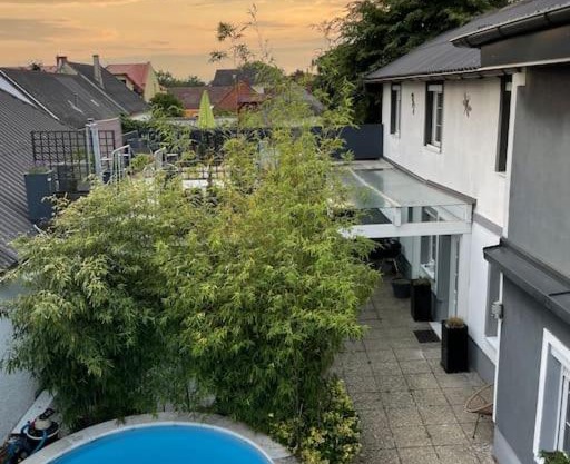Outlet Center House, Pool-Jacuzzi-Garden-Sundeck