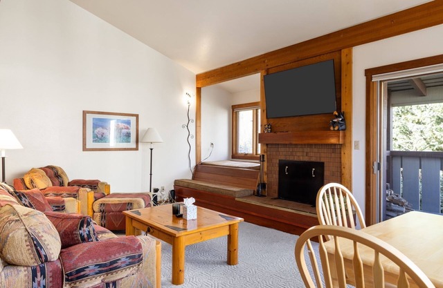 Outpost: Dogwood 2724 - Aspens Location!