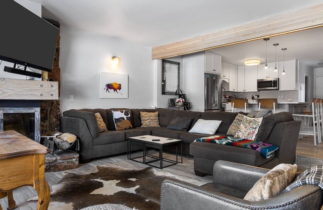 Outpost: South Teton B - Close to Town!