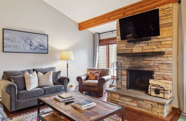 Outpost: Tamarack 624 - Located in the Aspens!