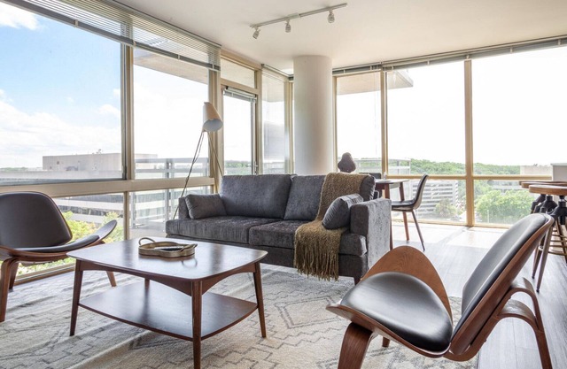Outstanding Tysons Corner 2BR w/Pool, Pet Salon & W/D, by Blueground