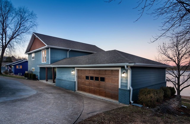 Outstanding View Lake Access Spacious Lakehouse