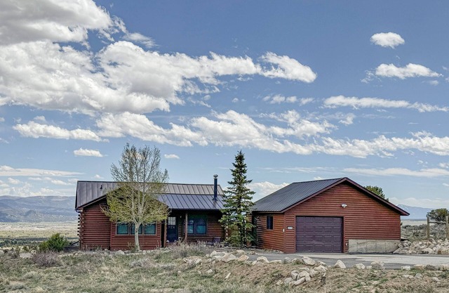 Overlook Cabin with Enchanting Views