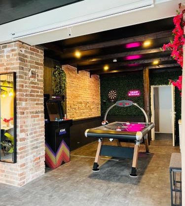 OVERNIGHT No4 - Arcade, Kino, Airhockey, Dart