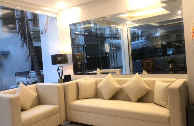 OYO 1128 W Sangco Building Leasing