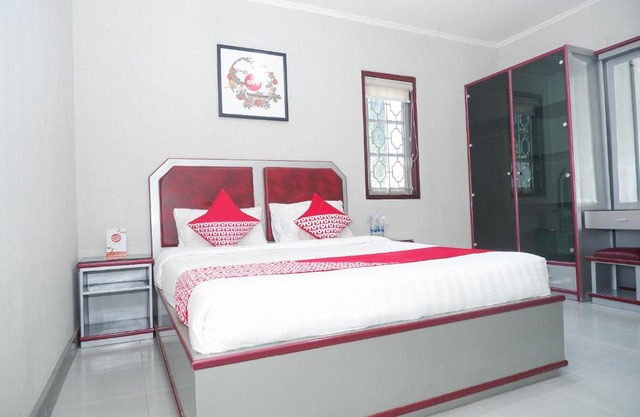 OYO 1284 Executive Residence