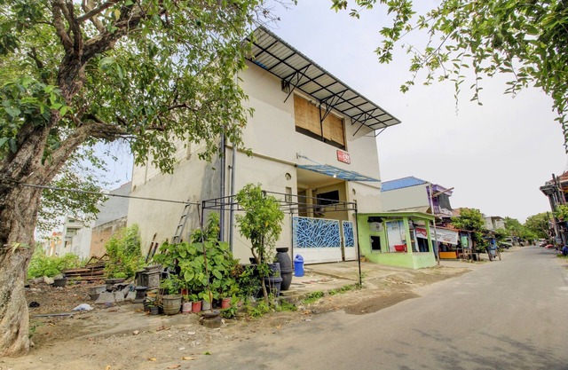 OYO 90725 Zeevanna Guest House Syariah