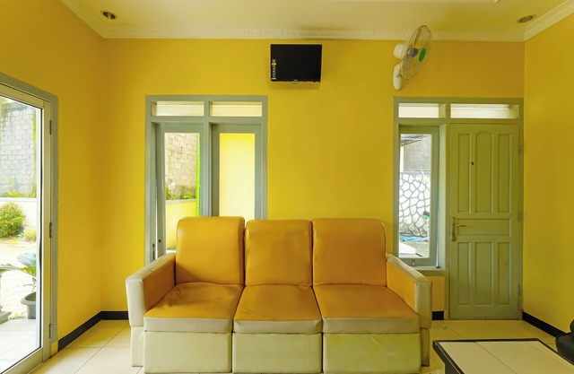 OYO 92483 Hotel Kirana
