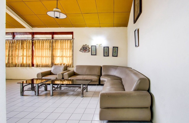 OYO 92505 Asta Guesthouse