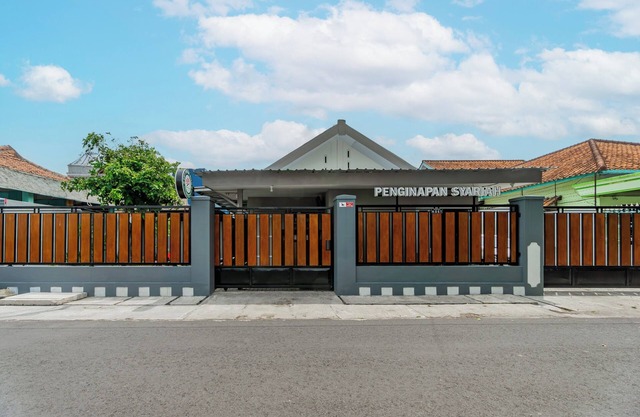 OYO 93526 Homely Syariah