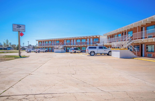 OYO Crossroads Inn