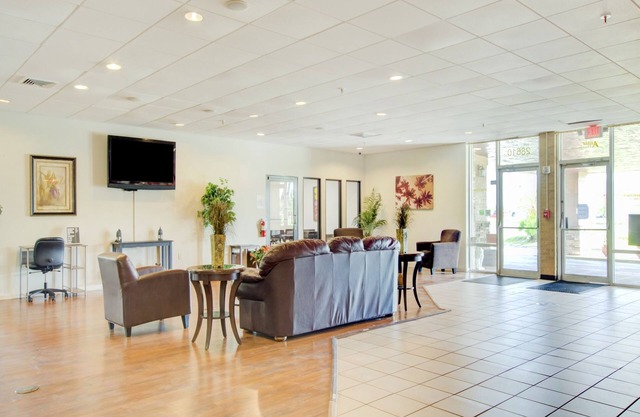 OYO Hotel Dundee By Crystal Lake