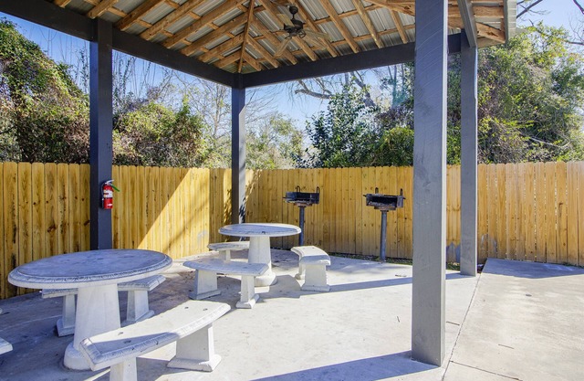 OYO Hotel Sulphur LA Hwy 90 West