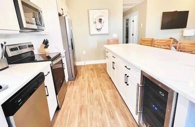 Oyster & Pearl Beautiful New Single Level Condo
