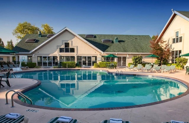 Ozark Getaway Near Trails – Quick Access to Dining & Attractions | 4 Units