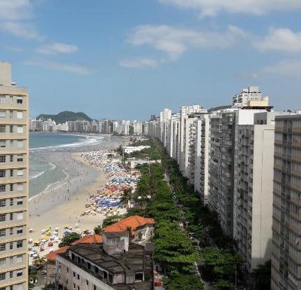 PÉ NA AREIA - COM SERVIÇO DE PRAIA