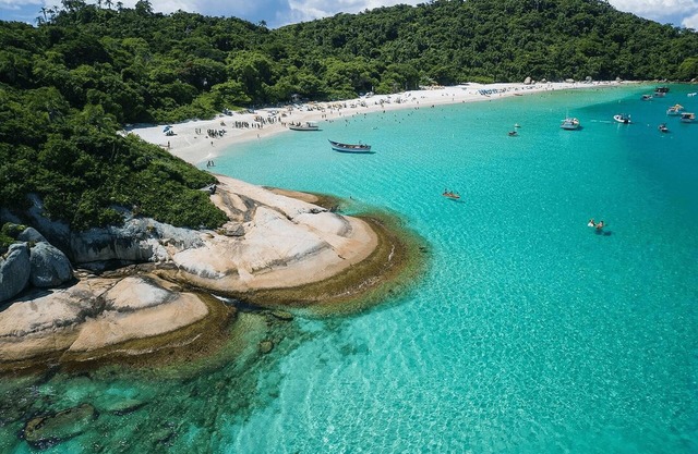 Pé na Areia Encanto da Armação