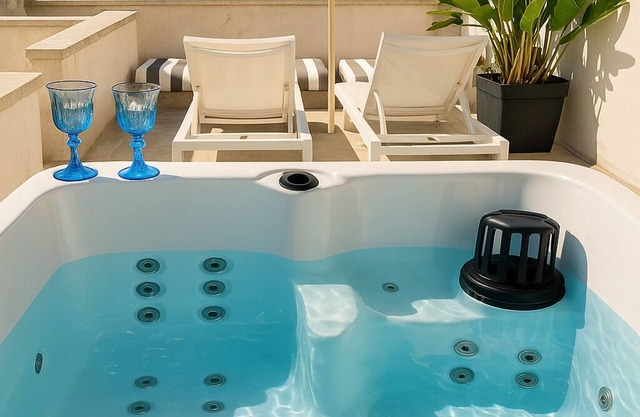 P4T BY THE SEA WITH JACUZZI - TERRACE AND SEA VIEW- 20MT FROM THE BEACH