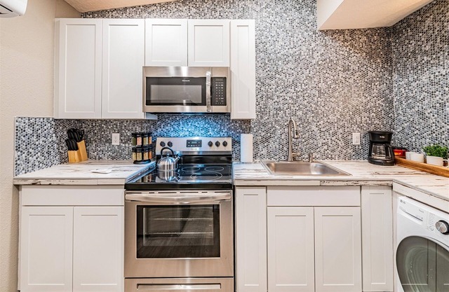 Pacific Edge C - 1 bed 1 bath | 1 Bed, 1 Bath