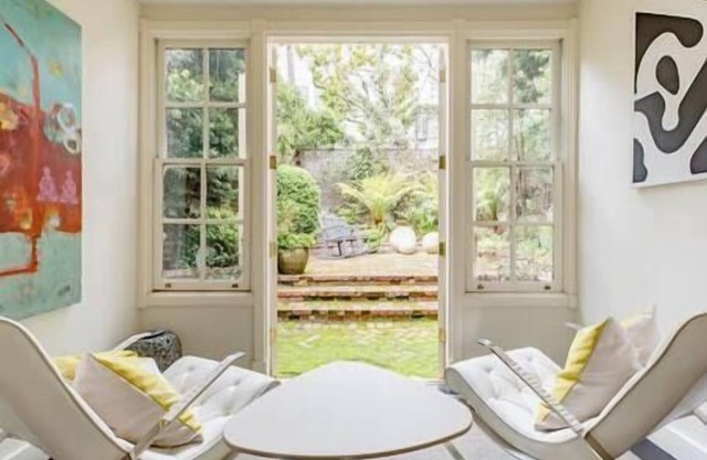 Pacific Heights Victorian Garden Bed and Bath Suite