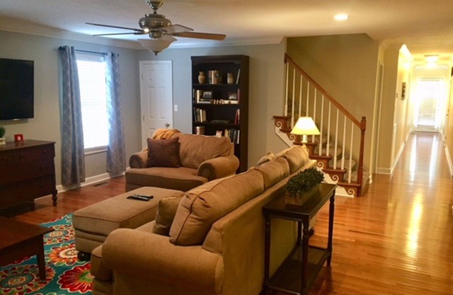 Paducah’s best place for families! Upscale condo, large deck and backyard.