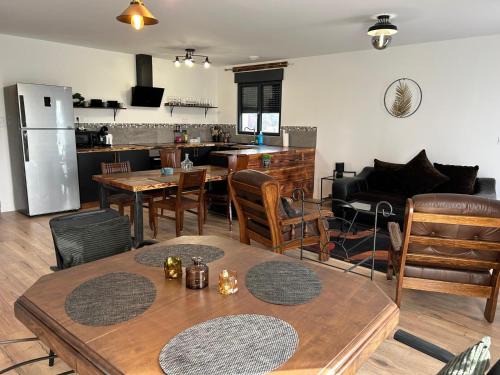 Paisible MAISON familiale - 4 Chambres - 2 SDB - terrasse et jardin - parking privé - Limoges