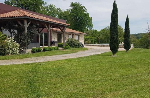 Paisible villa avec piscine