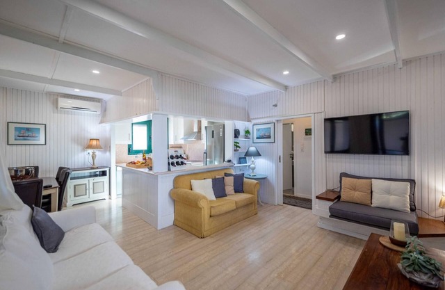 Palm Beach villa - Two Bedroom Villa, Sleeps 4