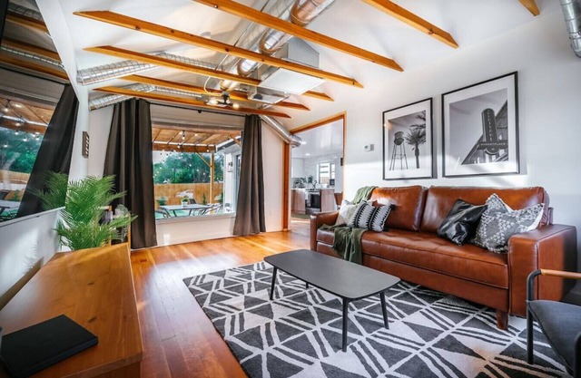 Palm · Bungalow at Palm w/Fire pit + steps from Downtown