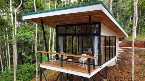 Pandanus Lodge & Retreats Bungalow Heliconia