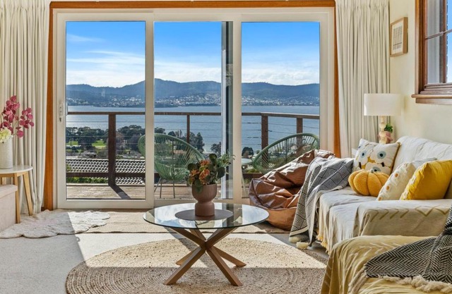 Panorama Magic - A Sandy Bay Family Escape