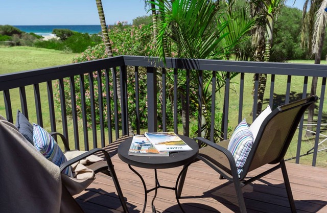 Panorama Place on Jones Beach - multi level beachfront
