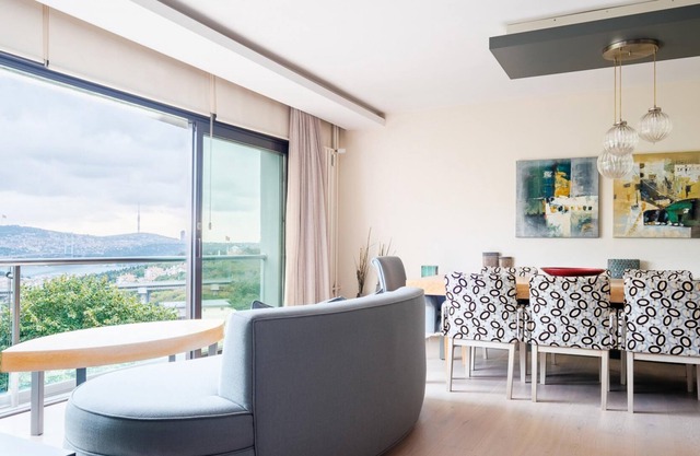 Panoramic Bosphorus View Flat 8 min to ZorluCenter