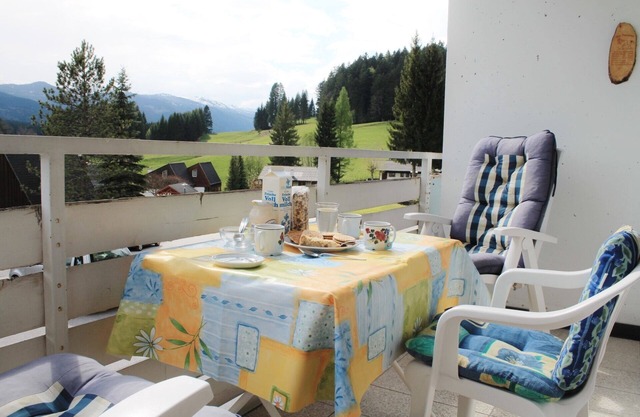 Panoramic view - sunny and quiet south-facing apartment on the edge of the forest with a panoramic view