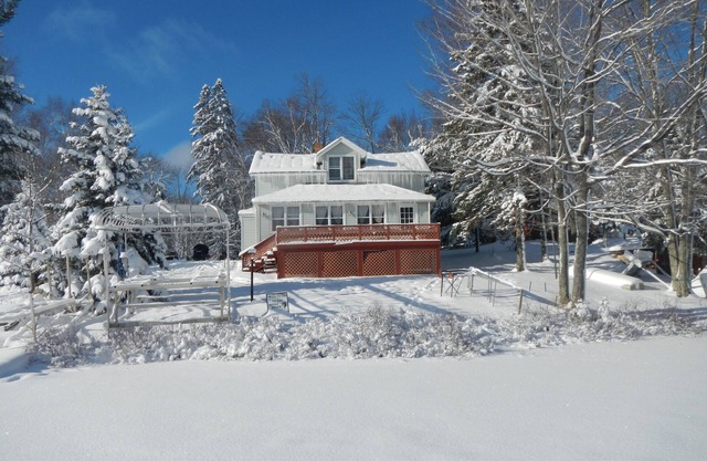 Papa’s Lake House, Quiet Retreat, Main Part Of Greater Bass Lake , Sleeps 12-14