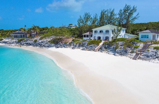 Papaya House Exuma on Spectacular Beach