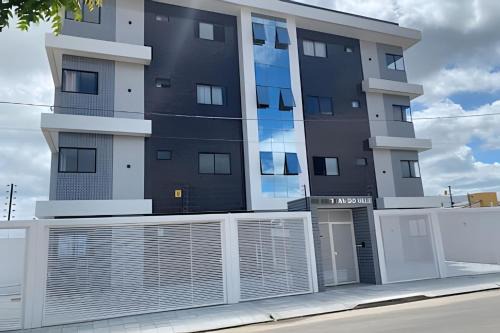 Para 10 pessoas, 03 quartos ar condicionado e ventilador, garagem, atrás do hospital da Unimed apt 302