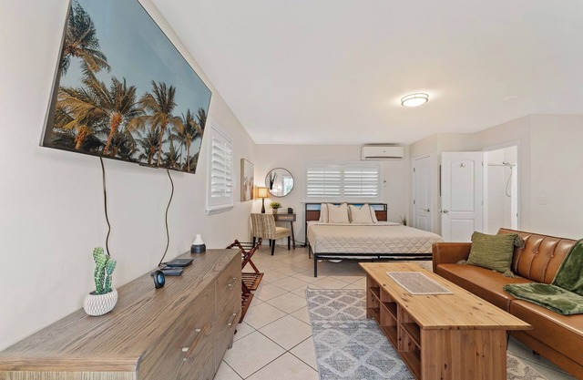 Paradise Pocket - Unit B