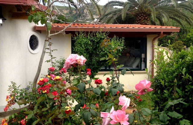Parghelia: House with garden.
