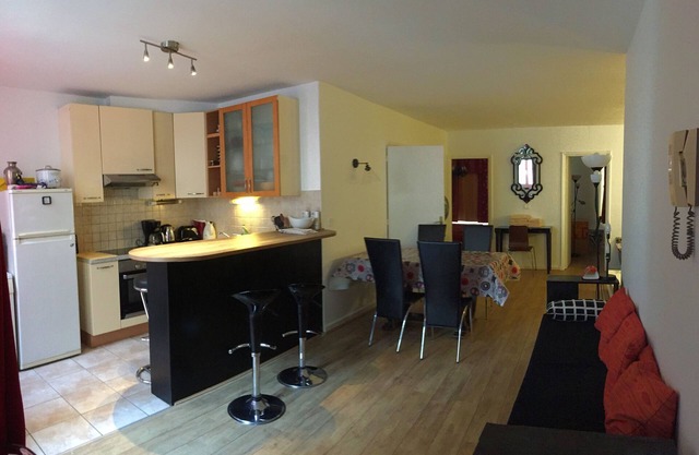 Paris, Bastille area. Very nice renovated apartment. Bright. Sleeps 4-6