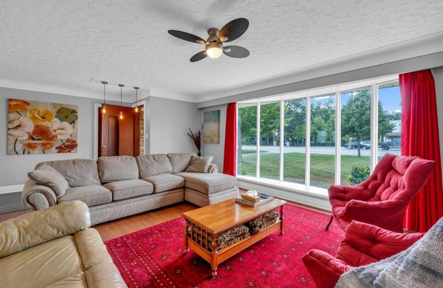 Park Bungalow #4 - Seacliff Beach Suites