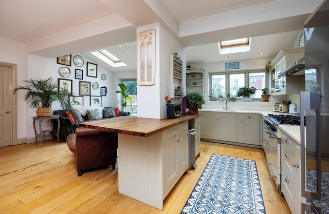 Parkside Purity, by Veeve