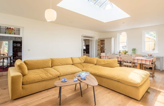 Pass the Keys | Beautiful home with superb views over St Dogmaels