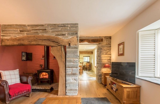 Pass the Keys | Beautiful farmhouse - Sleeps 6 - Nr Cardigan