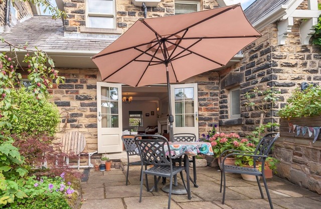 Pass the Keys | Breathtaking view Family home Leeds