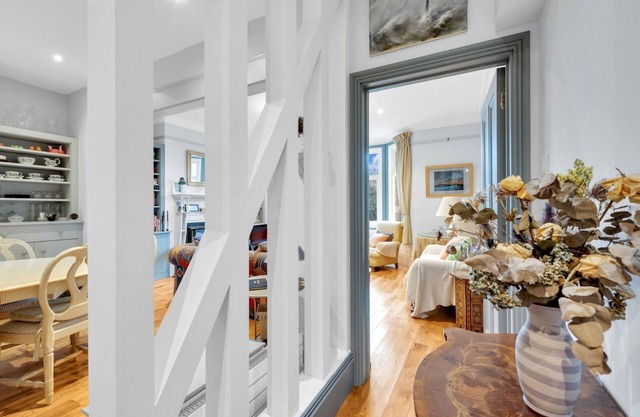 Pass the Keys | Charming Terrace House in Ealing