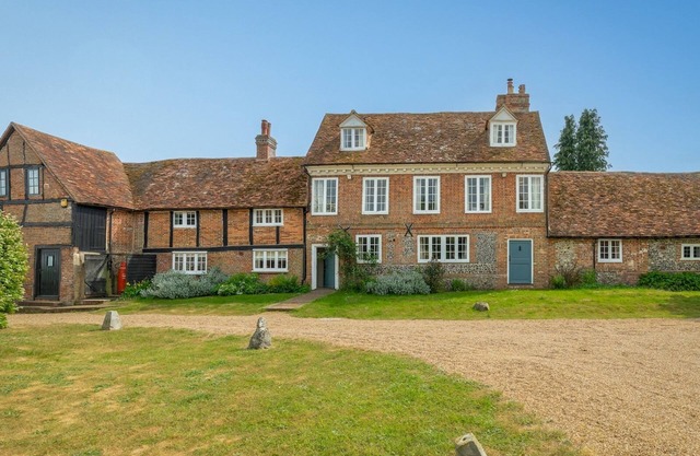 Pass the Keys | Chilterns Farm House - West Wycombe Park