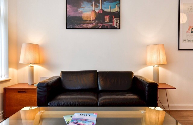 Pass the Keys | Quiet Coastal Retreat between Langland and Caswell