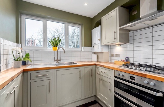 Pass the Keys | Stylish Apartment Short walk to the River Thames