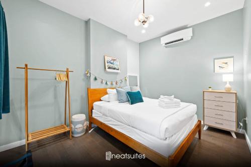 Pastel Paradise - Adorable Covington Apartment